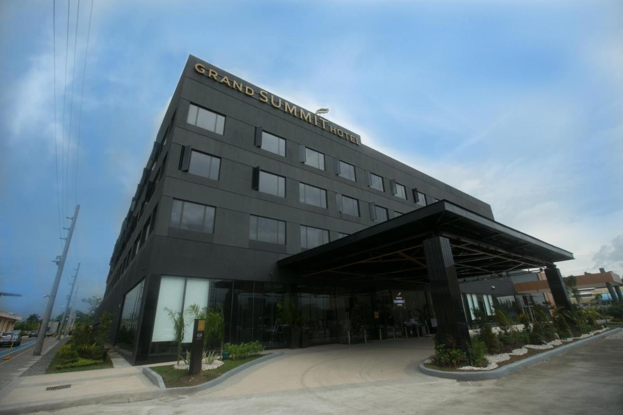 Hotel Grand Summit General Santos 4*